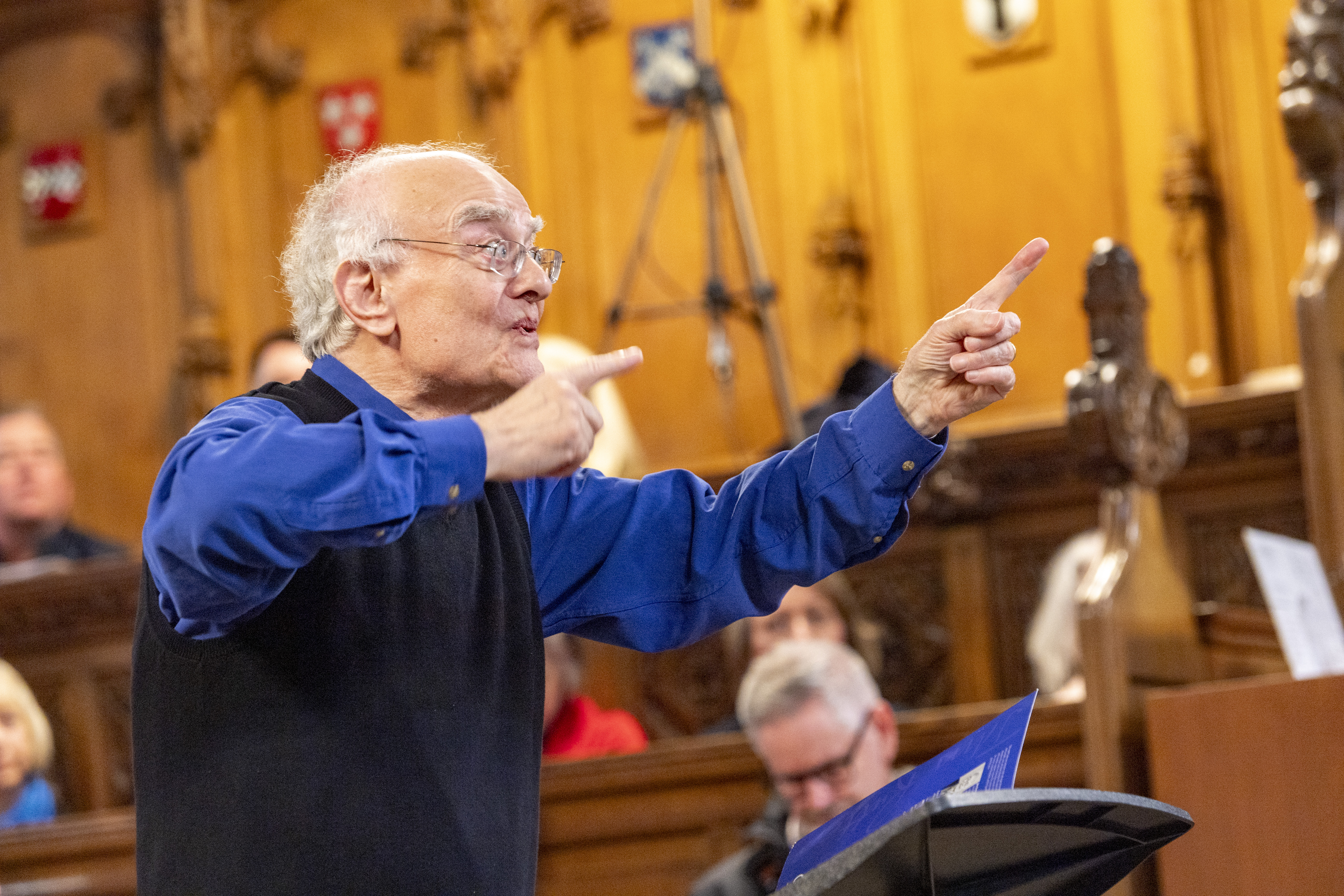 24 098 John Rutter CBE with University Choir 069